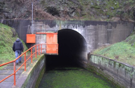 Túnel de Acceso a Sala de Válvulas